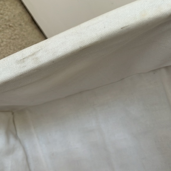 Two sturdy bamboo baskets with handles and removable linen liners - Picture 10 of 16